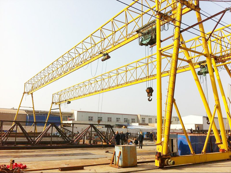 倒三角門式起重機